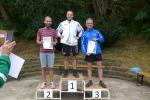 Endlich darf ich auch mal auf`s Treppchen, freut sich J&uuml;rgen G&uuml;nther (Altersklasse M50) &uuml;ber seinen dritten Platz auf der 9,8-Kilometer-Strecke