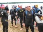 Warten auf den Start zur 750m Schwimmdistanz