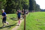 Sandra Homann hat bereits zehn Kilometer Rennsteig in den Beinen, 32 bergige Kilometer werden noch folgen. Nicht einmal 4:30 Stunden wird sie für Ihren ersten Marathon benötigen.