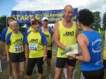 Sabine Börner übermittelt die Glückwünsche der Bode-Runners an die Lauffreunde des BSV Eickendorf zum 10-jährigen Bestehen ihrer Laufgruppe.