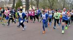 Nachdem Jens Stampnik in Könnern über  2 km die Nase vorn hatte, reihte er sich danach in die Läuferschar in Bernburg ein und lief auch hier als Erster über die Ziellinie.  