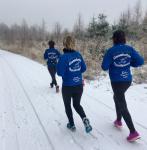 Sabine Börner, Petra Becker, Sylvia Köhn (v.l.n.r.) auf dem Rückweg durch die atemberaubende Winterlandschaft.
