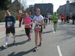 Sylvia Köhn auf den letzten Metern ihres ersten Marathons.