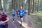 Herrliches Laufwetter, herrlicher Rennsteigweg für Heike Lenz und Peter Brauer auf der Halbmarathonstrecke.