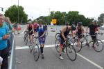 Los geht`s! Auf dem Rennrad vom Sohn hat Renate Liedtke von der Gaensefurther Sportbewegung schon den Triathlon in Wischer erfolgreich beendet. In Hamburg folgt der nächste Praxiseinsatz.