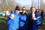 Zu einem Silvesterlauf gehört natürlich auch der Glühwein, den sich Sandra Homann, Kirsten Geist und Christa Fümel schmecken lassen.