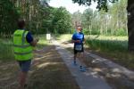 Jürgen Günther ist im schattigen Bürgerholz über 10,6 Kilometer unterwegs.