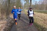 Sandra Homann (re.) und Alexander Topf (li.) gingen die ersten Kilometer auf dem Zehner Kurs gemeinsam an, bevor Homann zum Sieg in ihrer Altersklasse noch einen Zahn zulegte.