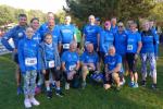 Die Bode-Runners der Gaensefurther Sportbewegung vor ihrem Start zum 16. Solvay-Lauf in Bernburg: Rieke Lucie Zaschke, Emily Siebert, Harald Fümel, Jan Zaschke und Jens-Uwe Börner (u.v.l.) sowie Daniel und Janine Wuwer, Thomas Braun, Daniel und Marcel Bierbach, Mario Kreutzmann, Jens Kunkel, Kathleen Mahler, Peter Brauer, Claudia und Dirk Meier, Christa Fümel, Renate Liedtke und Marc Krüger (o.v.l.).