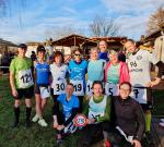 Als einzige Starterin der Gaensefurther stellte sich Sandra Homann (2.v.l.)  in Neuborna der Konkurrenz. Sie verpaßte knapp den Sieg bei den Frauen über 5,8 km.