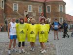 Die Gaensefurther Teilnehmer am Burgenlauf in Bad Belzig  vor historischer Kulisse v.l. Jens-Uwe Börner, Sylvia Köhn, Petra Becker und Sabine Börner.