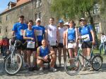 Alle Teilnehmer der Gaensefurther Sportbewegung vor dem Start ( v.l. Andreas Otto, Sabine Börner, Lutz Klauß, Jens-Uwe Börner, Florian Börner, Michael Karg, Isa Höber, Sylvia Köhn, Renate Liedtke).