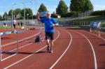 Lutz Klauß ist nach 13 Kilometern als 10. seiner Altersklasse im Halberstädter Stadion angekommen.  