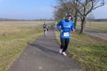 Thomas Braun genießt sichtlich die ersten Sonnenstrahlen, den Lauf und die reizvolle Umgebung mit den zahlreichen Quellbächen die in den Tanger münden.