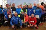 Die Mannschaft der Gaensefurther Sportbewegung beim 12. Tangermünder Elbdeich-Marathon: Sabine Börner, Jan Zaschke, Jens-Uwe Börner, Renate Liedtke, Christa Fümel, Kathleen Mahler, Kathleen Auer, Petra Becker, Lutz Klauß, Kirsten Geist (hinten v.l.), Jürgen Günther, Harald Fümel, Sandra Homann und Stefan Sindermann (unten v.l.)