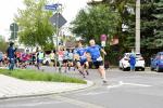 So sieht man ihn selten – Jens-Uwe Börner führt kurzzeitig das Feld über den Zehn-Kilometer-Hopfengarten-Pokallauf in Magdeburg an. Einzig erklärtes Ziel bei diesem Spint war, möglichst ein paar Fotos von den Führenden zu erhaschen, bevor er sich im Feld zurückfallen lässt, um auch den letzten Läufer abzulichten.