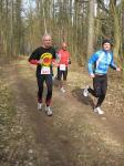 Die Laufstrecke des Osterburger Duathlons, die durch ein Waldgebiet führte, war für Olaf Moch (r.) genau die richtige Saisoneinstimmung.  