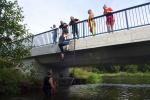 Bevor der Vorfluter in den Elbe-Havel-Kanal mündete, durften die Matschgaense den Fluss über ein Gitter und das Brückengeländer verlassen.