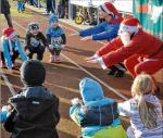 Bevor die Kinder auf die Strecke gingen, um in 15 Minuten so viele Kilometer wie möglich zu laufen, wurde erst einmal der Kreislauf richtig in Schwung gebracht. 