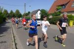 Frauenpower pur! Kirsten Geist (vorn) und Sandra Homann in ihren blauen Bode-Runner-Shirts sprinteten nicht nur in ihren Altersklassen auf den zweiten Platz. Mit ihren schnellen Laufzeiten sorgten sie auch für Platz drei in der Mannschaftswertung!