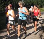 Sabine B&ouml;rner behielt immer die gute Laune, obwohl die H&ouml;henunterschiede auf der Strecke ihr einiges abverlangten.