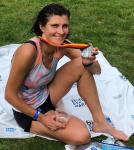 Ersch&ouml;pft aber gl&uuml;cklich. Nicole Schlottag war die Freude nach den absolvierten 42,195 Kilometern deutlich anzusehen.