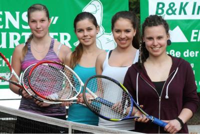 Mannschaft Juniorinnen U18 v.l.Caro Urban, Sarah Recht, Annika Skubowius, Munise Lehmann. Es fehlt Cora Charlotte Jahns. Foto: Nahrstedt, Volksstimme Mannschaft Juniorinnen U18 v.l.Caro Urban, Sarah Recht, Annika Skubowius, Munise Lehmann. Es fehlt Cora Charlotte Jahns. Foto: Nahrstedt, Volksstimme