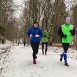 Sylvia K&ouml;hn wagte sich wie auch Toni Keller und André Geist (v.l.) &uuml;ber den langen Kanten.
