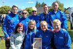 Platz 5 in der Mannschaftswertung f&uuml;r die Gaensefurther Sportbewegung beim Hopfengartenpokallauf,  v.l.n.r.: Stefan Otto (SV Angern), Kirsten Geist, André Geist, Dirk Meier, J&ouml;rg Sch&auml;per, Claudia Geist (Hecklingen), Petra Becker, Claudia Meier, Sibylle Sch&auml;per. Foto: Roswitha Ahrens
