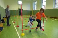 Silke Vollrath unterst&uuml;tzt, wenn es selbstst&auml;ndig noch nicht ganz klappt. 