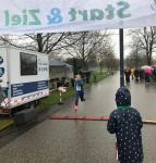 Mit großem Vorsprung sicherte sich Rieke Zaschke den Gesamtsieg über 3,3 Kilometer bei den Frauen. Immerhin 30 Läuferinnen zwischen den Altersklassen wU10 bis Seniorinnen W55 waren ihr dabei auf den Fersen. Mit großem Vorsprung sicherte sich Rieke Zaschke den Gesamtsieg über 3,3 Kilometer bei den Frauen. Immerhin 30 Läuferinnen zwischen den Altersklassen wU10 bis Seniorinnen W55 waren ihr dabei auf den Fersen.