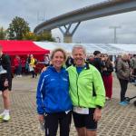 Christa und Harald Fümel zog es in die Hansestadt Stralsund, um beim 17. Rügenbrücken-Marathon die Zehn-Kilometer-Distanz zu laufen. Dabei ging es vom Hafen entlang, einmal über die Brücke und nach dem Wendepunkt bei Altefähr wieder zurück. Die fast drei Kilometer lange Schrägseilbrücke war während der Veranstaltung für die Läufer komplett gesperrt.