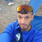 Mit neuer Bestzeit beendete Rinaldo Schielke nach drei Stunden, fünf Minuten und 59 Sekunden seinen Berlin Marathon. Wenn er sich 2026 abermals um fünf Minuten steigern kann, hätte er seine Traumzeit von 2:59:59 Stunden erreicht.