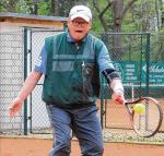 Roberto Henschke steht im Aufgebot bei den Herren 50 in der Landesliga und bei der Zweiten der Herren 50 in der Bereichsliga. Roberto Henschke steht im Aufgebot bei den Herren 50 in der Landesliga und bei der Zweiten der Herren 50 in der Bereichsliga.