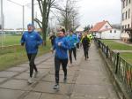 Lutz Klau&szlig; und Petra Becker (v.l.) nutzten gemeinsam mit 5 weiteren Bode-Runners den Punschlauf als Auftakt ins neue Jahr.