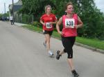 Andrea Krukowski (l.) kämpft, am Ende wird sie Fünfte in der AK40.