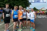 Die Bode-Runners mit befreundeten Läufern vor dem Start zum Hopfenpokallauf v.l. Felix Schäper (Unseburg), Renate Liedtke, Dirk Meier, Sibylle Schäper, Jörg Schäper, Claudia Meier, Roswitha Ahrens (Halberstadt) und Jens-Uwe Börner. Es fehlt Jörg Eisfeld.