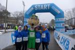 Wenigstens einmal dabei sein wollten auch (v.l.) Tina Börner, Silvia Köhn, Sabine Börner und Jens-Uwe Börner mit Maskottchen Fridolin Flink.