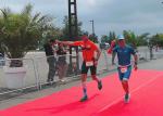 Einziger Starter der Gaensefurther Triathleten in Ferropolis war Thomas Vetter (r.), der viel Spaß beim Wettkampf hatte. 