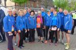 Die Gaensefurther Marathon- und Staffelläufer mit Lauffreunden v.l. Claudia Meier, Kerstin Dabrunz (Gastläuferin), Petra Becker, Renate Liedtke, Dirk Meier, Sabine Börner, Yvonne Garnatz (Leipzig), Florian Börner (Leipzig), Katrin Winkler-Hindricks, Nico Mahler, Sylvia Köhn, Stefan Otto, Jens-Uwe Börner. Es fehlt Kirsten Geist.  