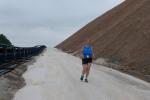 Renate Liedtke genießt einsam die ungewöhnliche Laufstrecke.