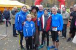 Die Gaensefurther Starter beim Jubiläumslauf in Thale: Nico Mahler, Marc Krüger, amtierende Brockenhexe Thale, Lutz Klauß, Lenny Dannehl und Jens-Uwe Börner (v.l.)