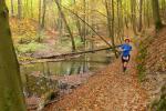 Sabine Börner genießt die Herbststimmung in der Natur. Nach 43 km schaffte sie Platz drei in ihrer Altersklasse.