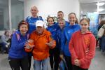 Vor dem Start zum Fünf-Kilometer-Nachtlauf in Lübbenau gab es ein Wiedersehen mit Sport-Adi: „Mach mit, mach’s nach, mach’s besser“