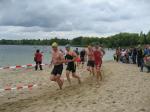 Steffen Schöler (r.) nach dem Schwimmen.