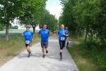 Ein Dream-Team der Bode-Runners, denn selbst bei tropischen Verhältnissen beim Gerstewitzer Mühlentaglauf bekommt der Kameramann noch ein Lächeln: Harald Fümel, Nico Mahler und Jan Zaschke (v.l.)