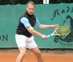 Erst schlug Mike Pr&uuml;fer am Sonnabend bei den Herren 40 auf, dann trat er am Sonntag die Reise nach Stendal an.  