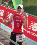 Ausgepowert strahlte Detlef Schäfer nach Vollendung des Ironman in Roth. Foto: privat Ausgepowert strahlte Detlef Schäfer nach Vollendung des Ironman in Roth. Foto: privat