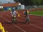 Finn Lampe (l.) legte sich auf der 800m langen Radstrecke m&auml;chtig ins Zeug.