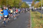 Gerade noch so erwischt: Peter Brauer (vorn) finishte seinen Halbmarathon unter zwei Stunden!